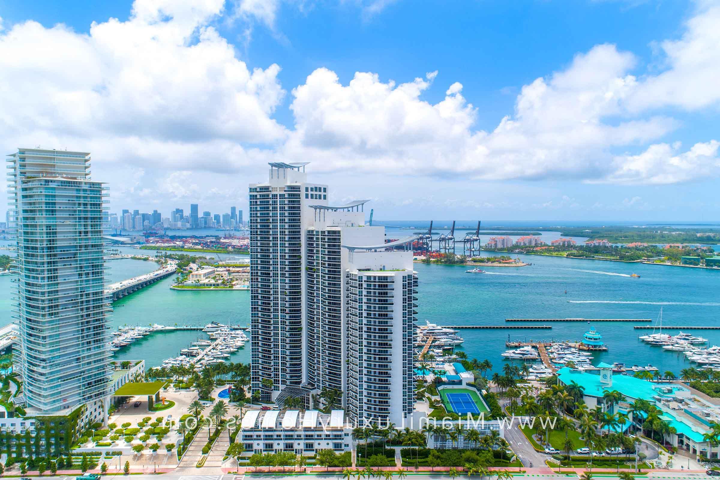 Murano Grande Condo Building in South Beach